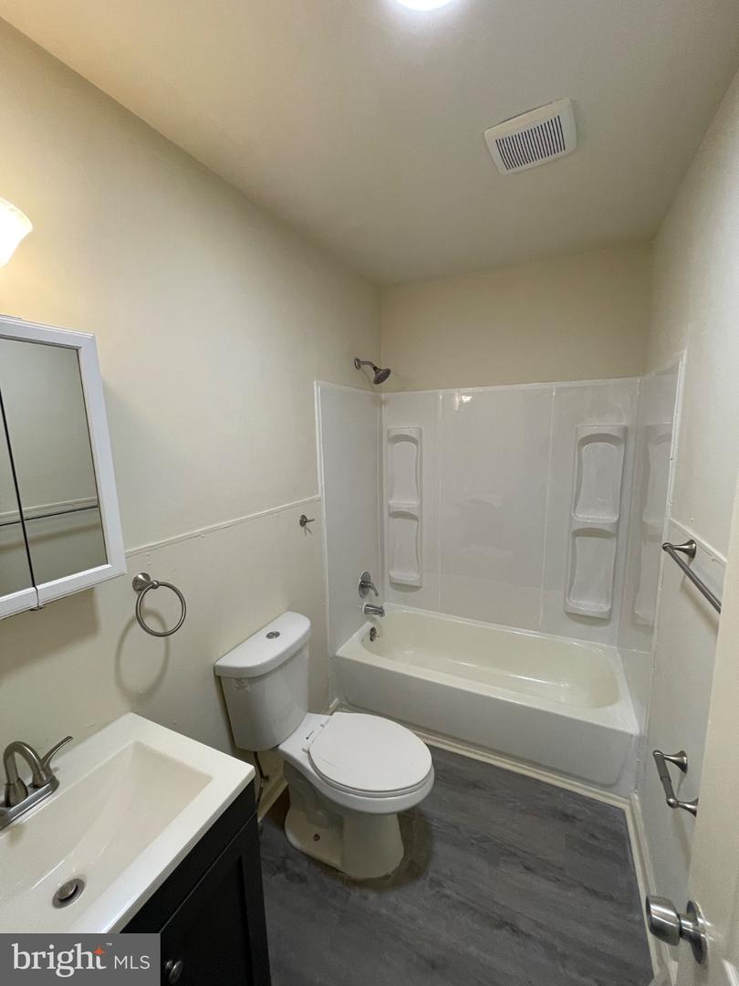 2441 N 5th St Property Photo 10