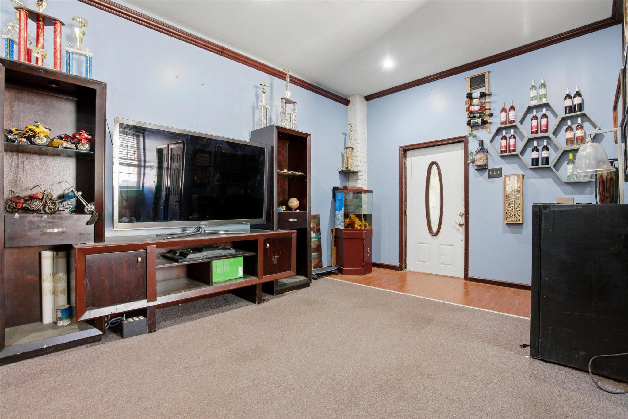 6131 Belfield Ave Property Photo 15