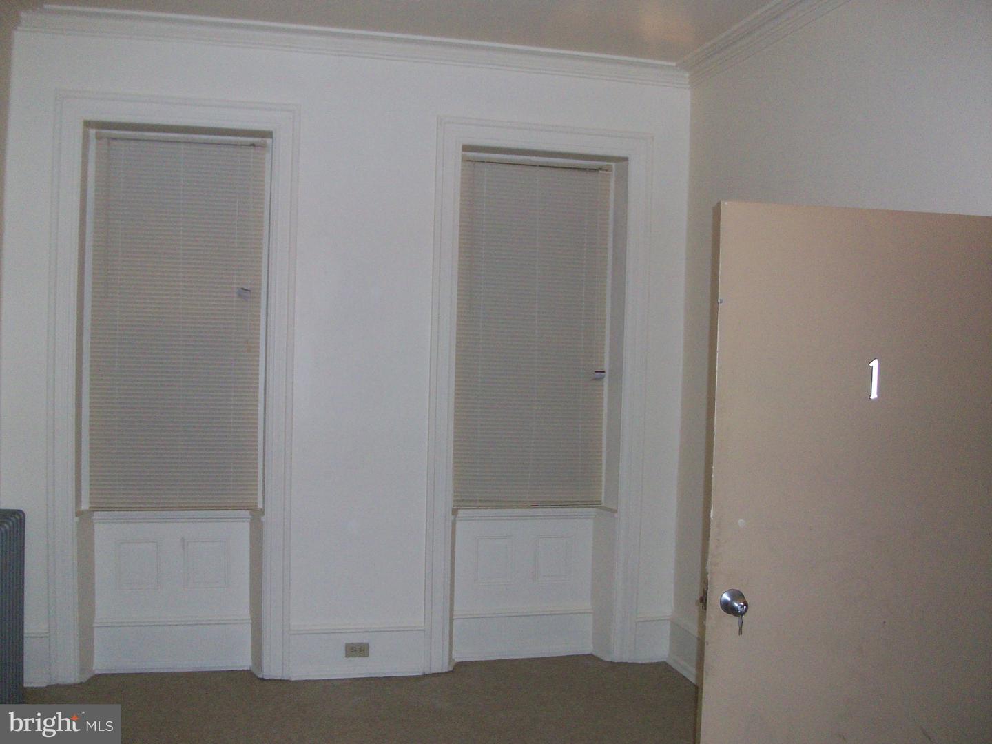 2947 N 9th St Property Photo 8