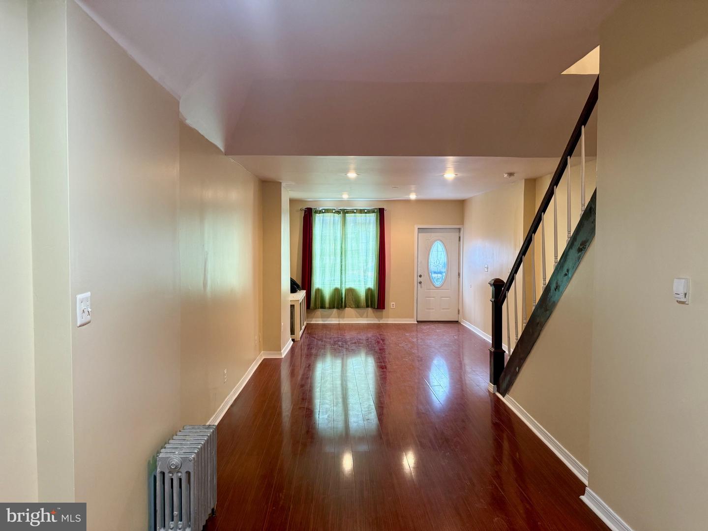 2512 N Front St Property Photo 9