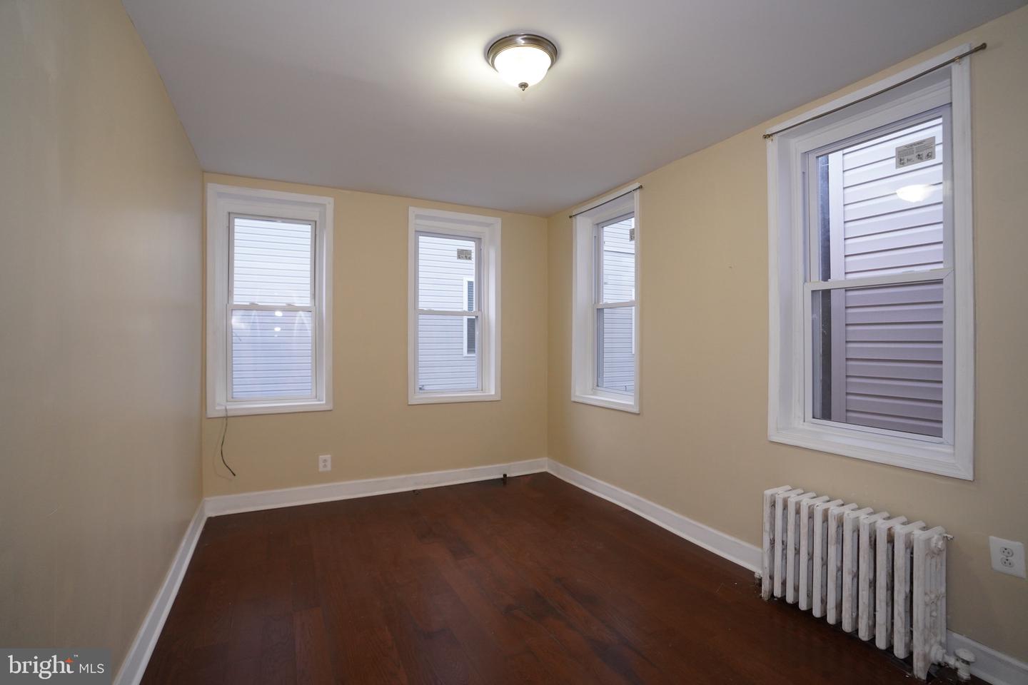 2512 N Front St Property Photo 16