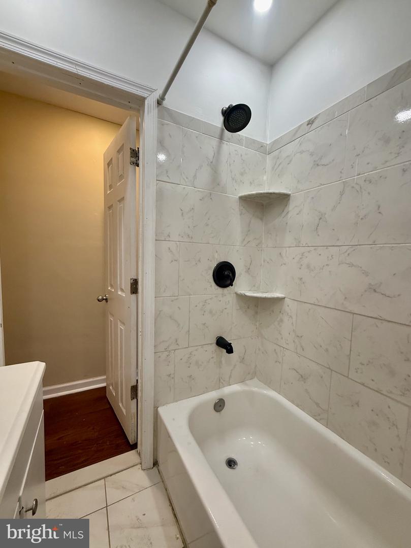 2512 N Front St Property Photo 25