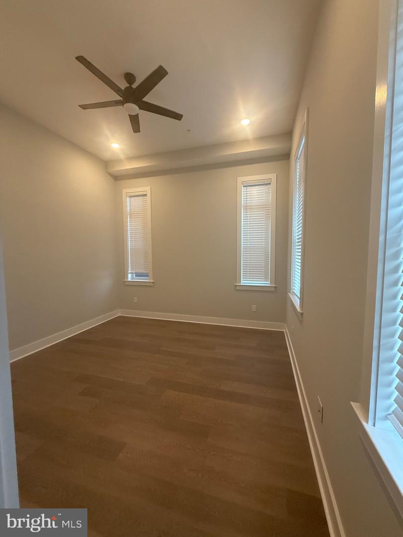 581 Jamestown Property Photo 19