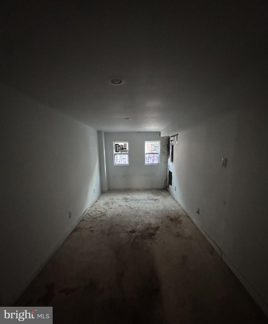 2947 Hale St Property Photo 9