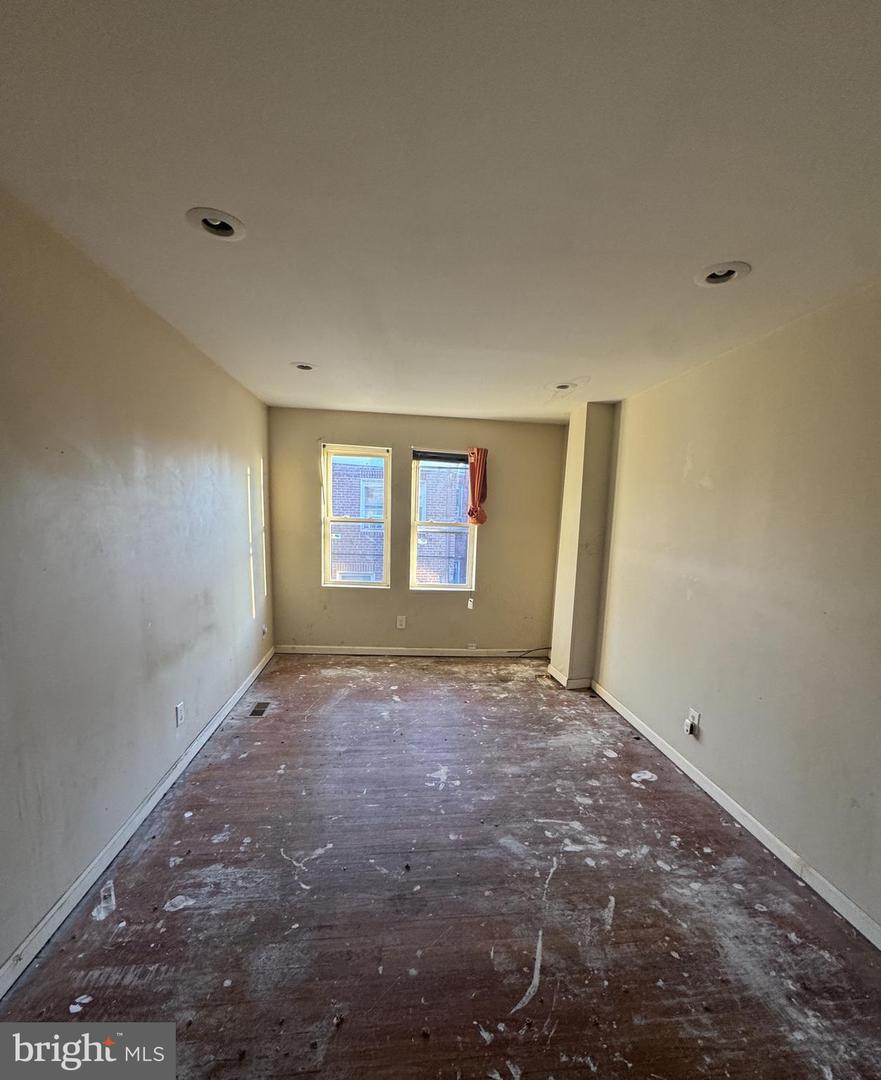 2947 Hale St Property Photo 10