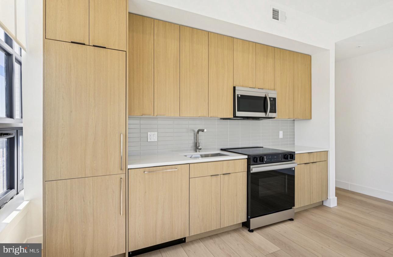 945 Frankford Ave #509 Property Photo 2
