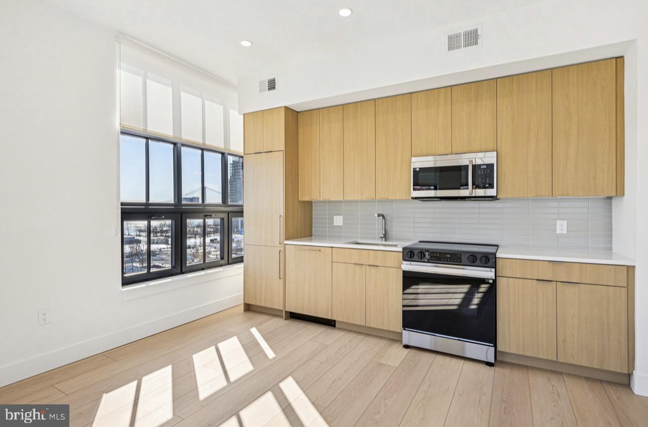 945 Frankford Ave #509 Property Photo 3