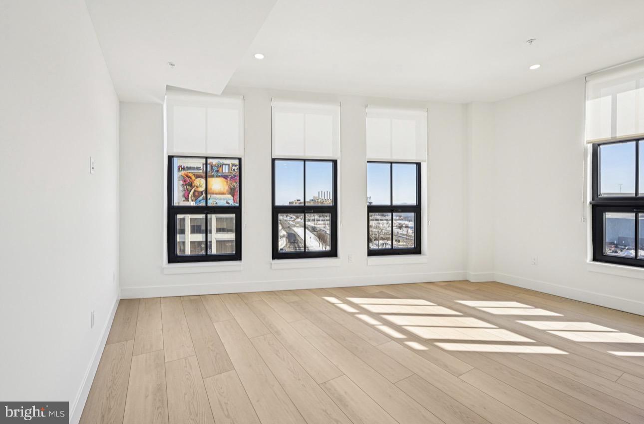 945 Frankford Ave #509 Property Photo 6