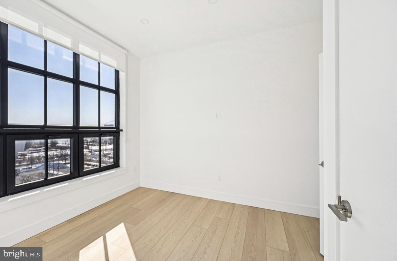 945 Frankford Ave #509 Property Photo 7