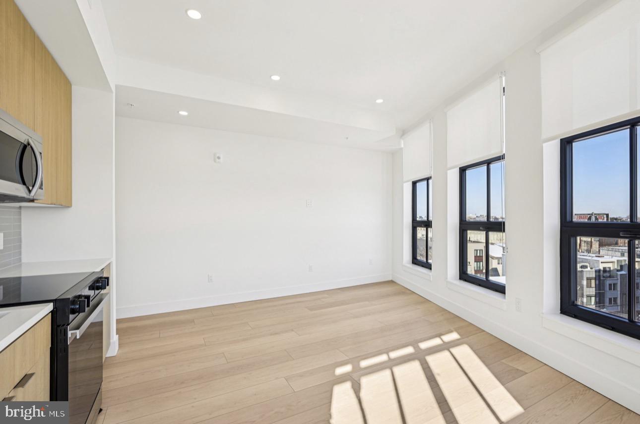 945 Frankford Ave #509 Property Photo 9