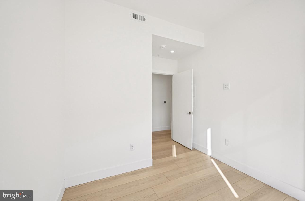 945 Frankford Ave #509 Property Photo 12