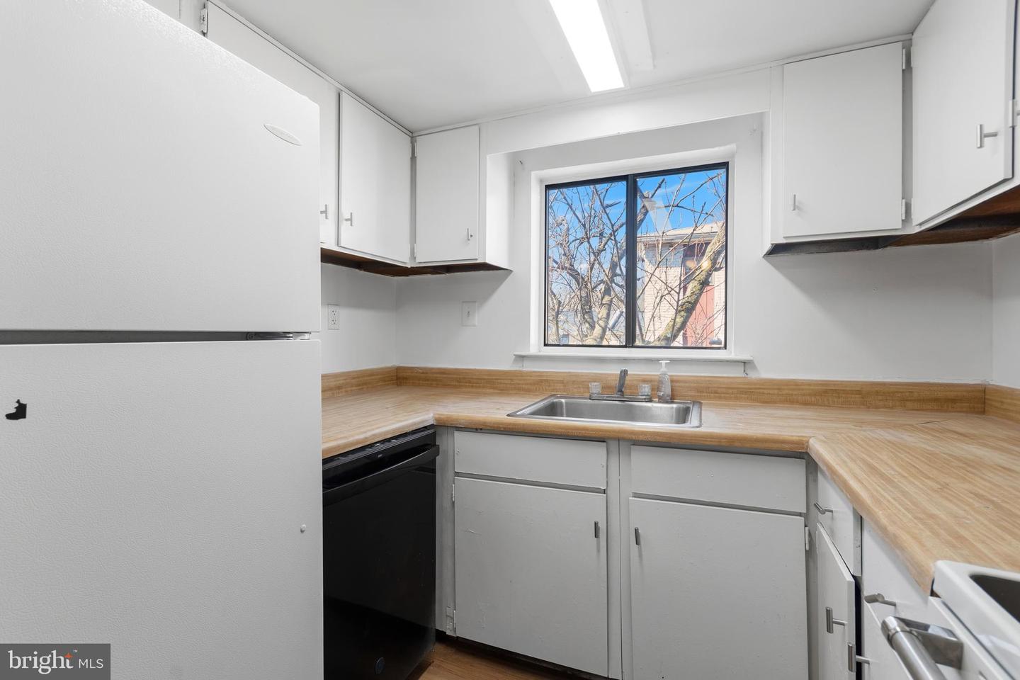 8030-00 Ditman St #40g Property Photo 8
