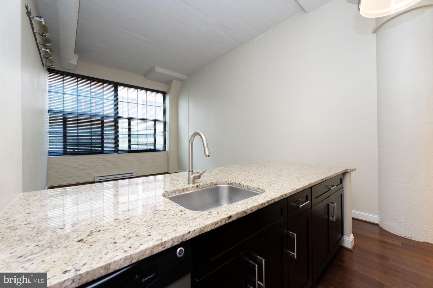 2429-41 Locust St #319 Property Photo 10