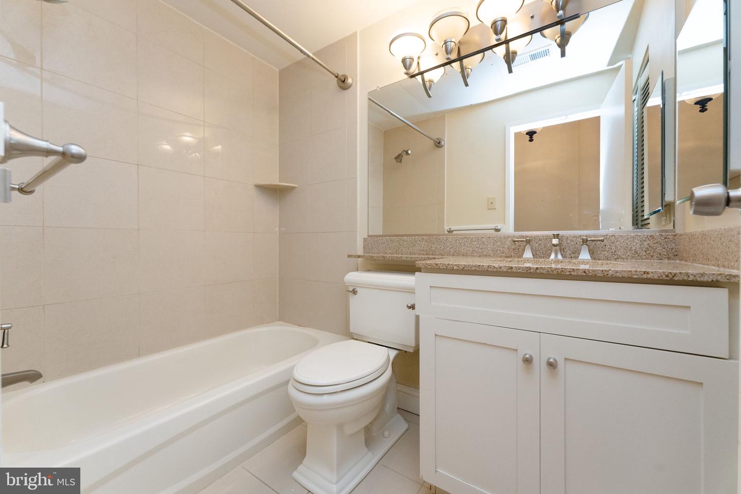 2429-41 Locust St #319 Property Photo 14
