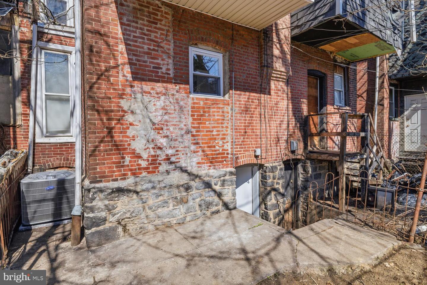 5722 Hadfield St Property Photo 24