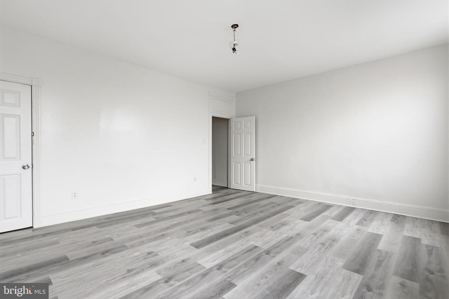 270 S 52nd St Property Photo 16