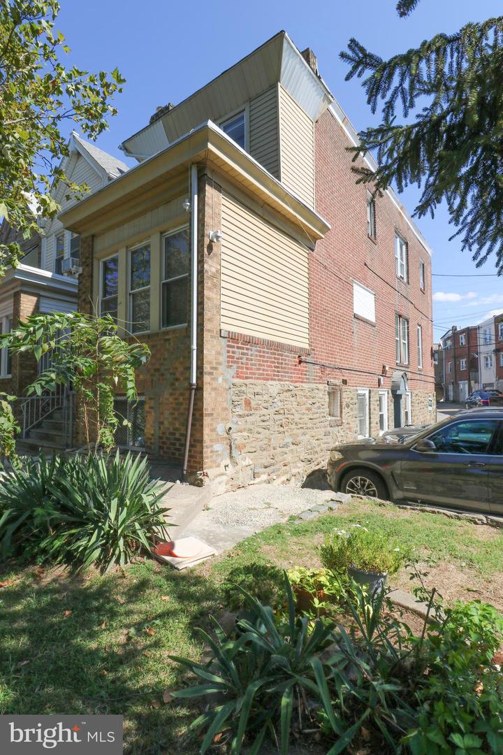 4723 Whitaker Ave Property Photo 4