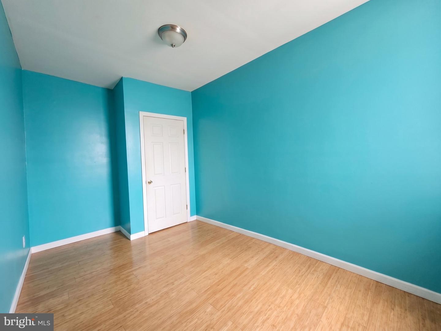 2107 W Somerset St Property Photo 18