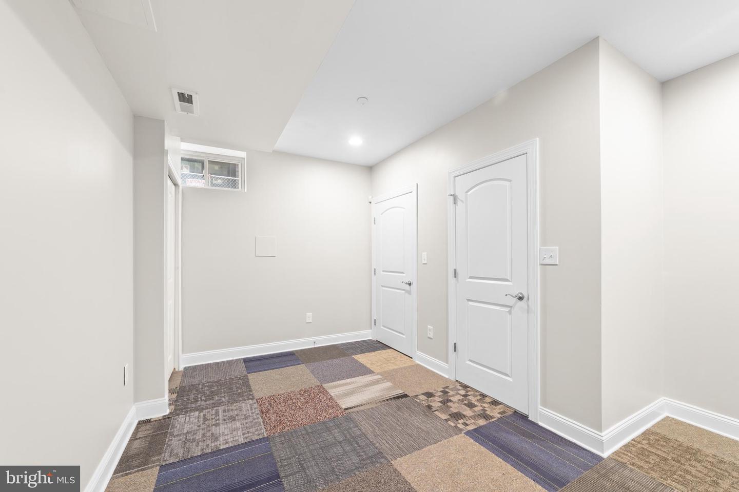 847 Cameron St Property Photo 25