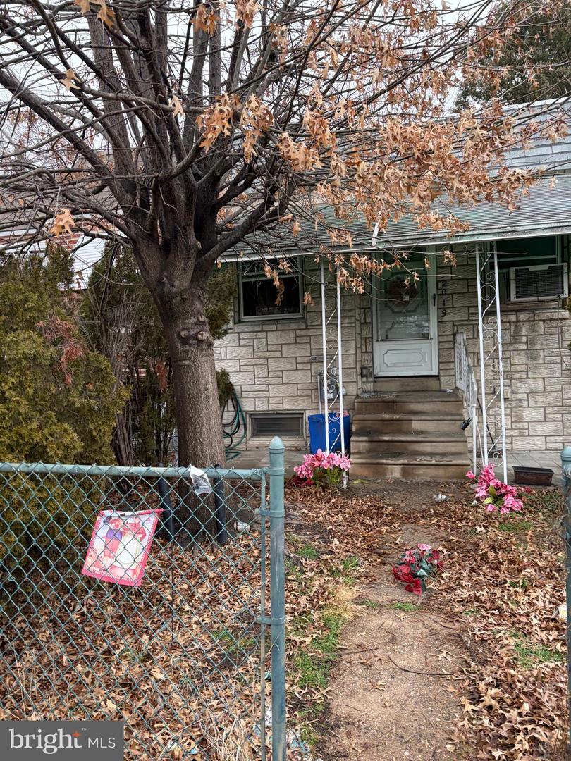 2019 Rosalie St Property Photo 2