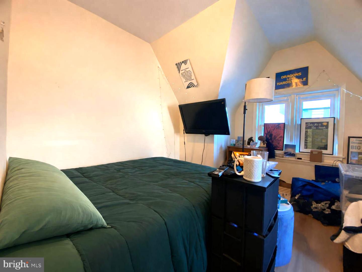 3215 Summer St Property Photo 16