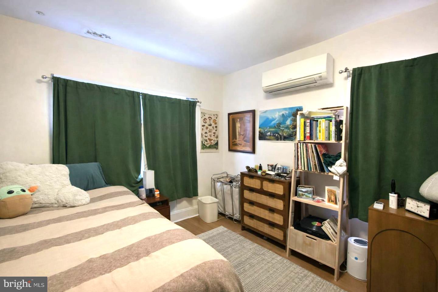 3215 Summer St Property Photo 19