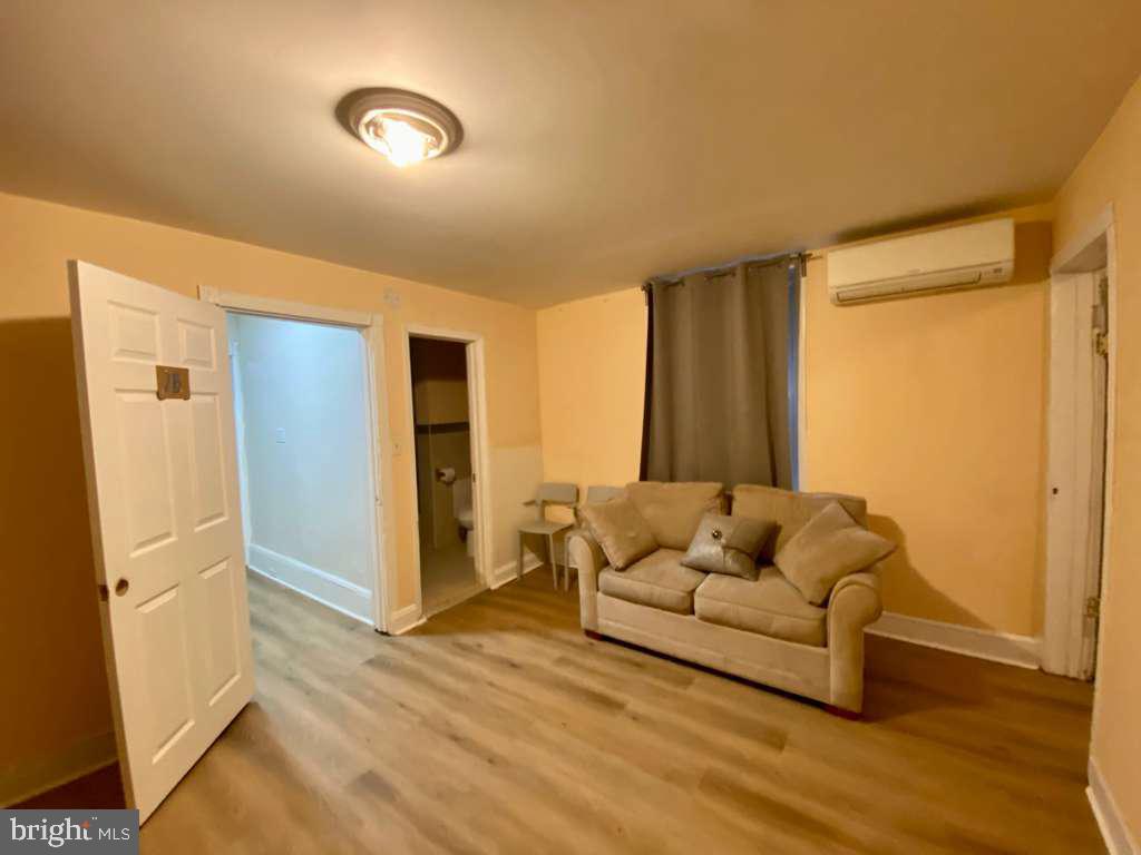 3215 Summer St Property Photo 21