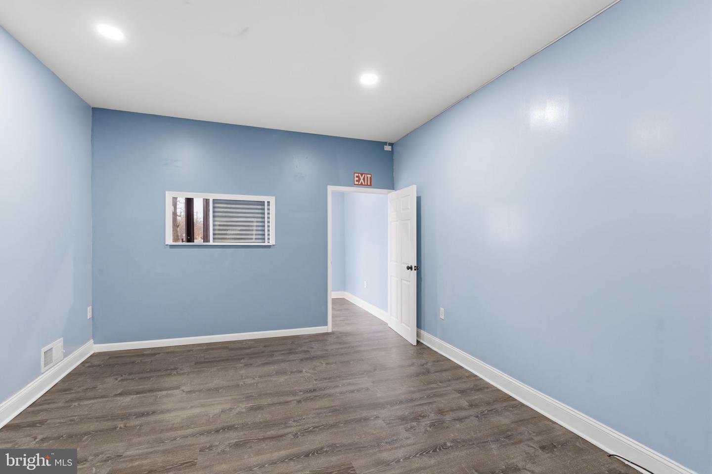 433 W Somerset St Property Photo 7