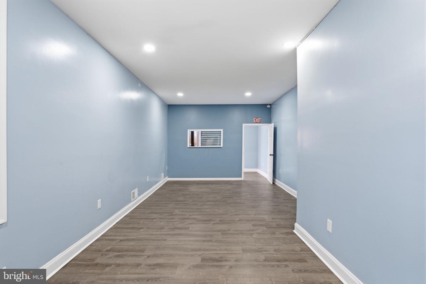433 W Somerset St Property Photo 10