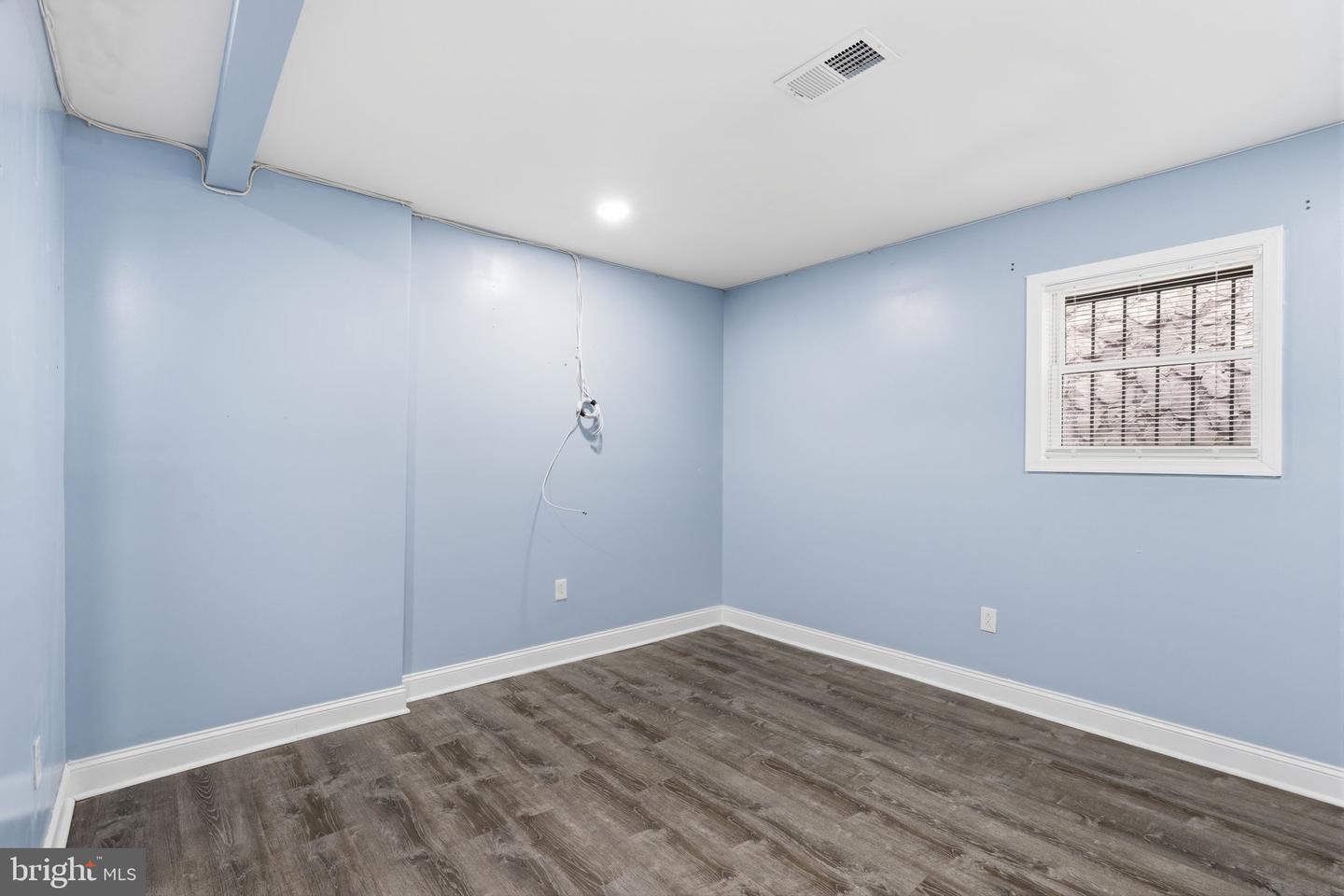 433 W Somerset St Property Photo 11