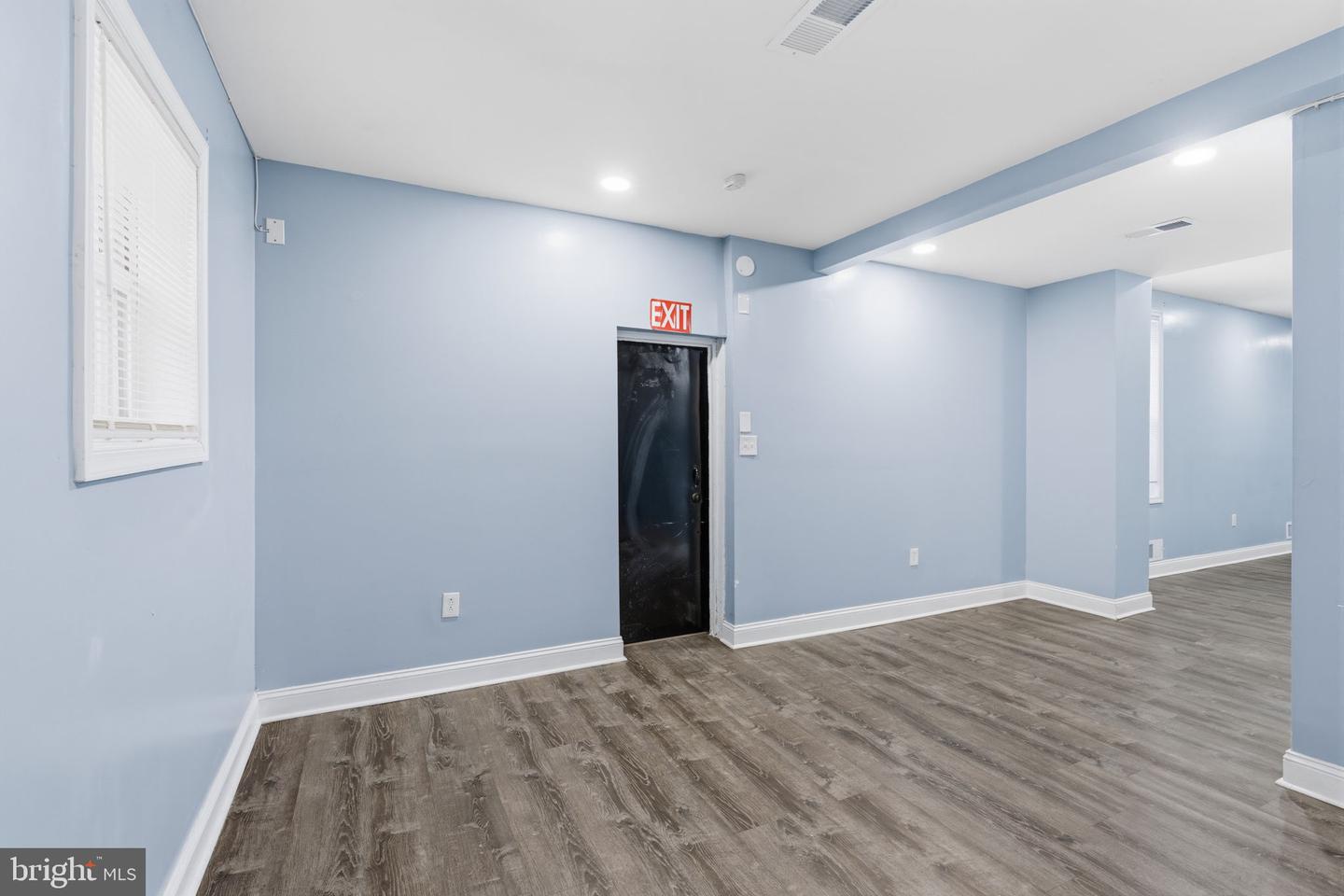 433 W Somerset St Property Photo 13