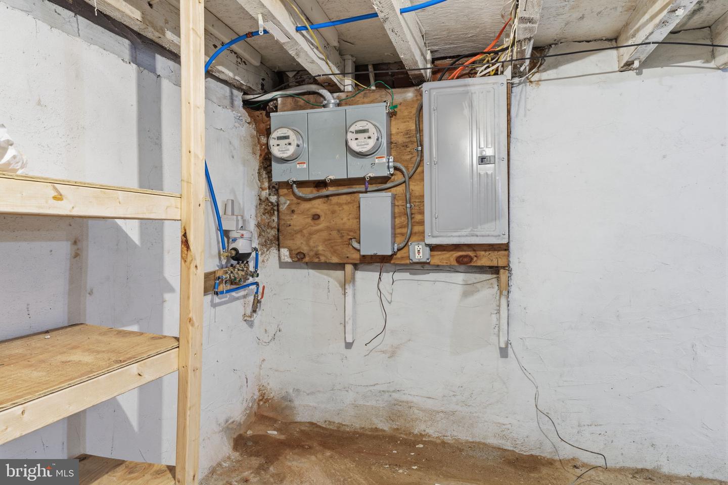433 W Somerset St Property Photo 17