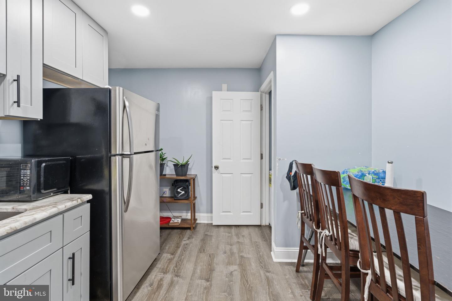 433 W Somerset St Property Photo 18