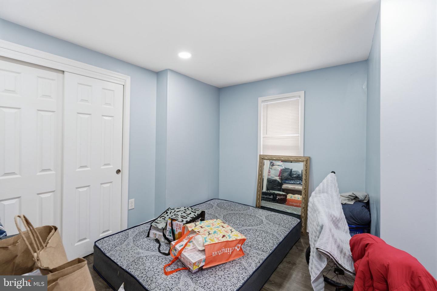 433 W Somerset St Property Photo 24