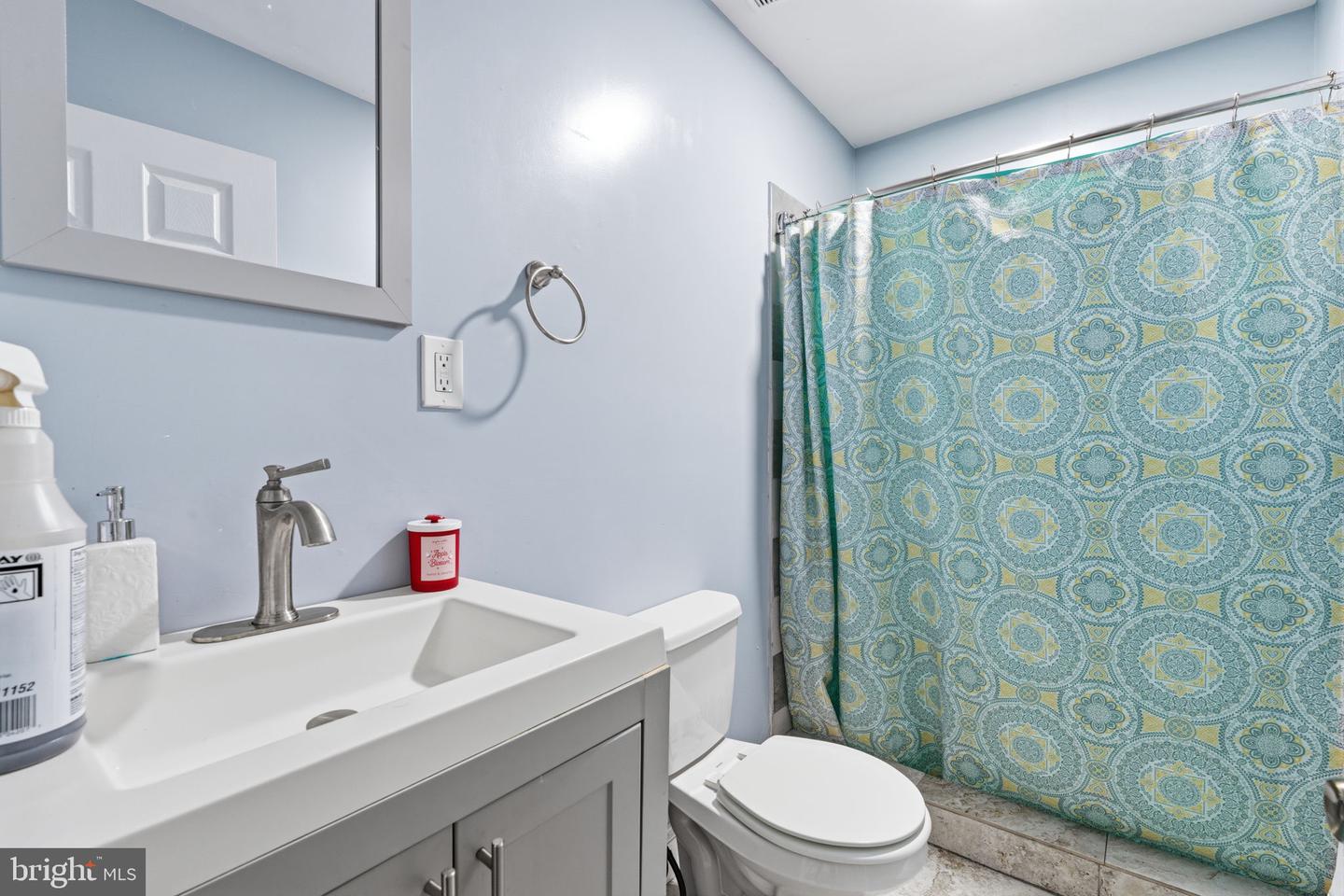 433 W Somerset St Property Photo 25