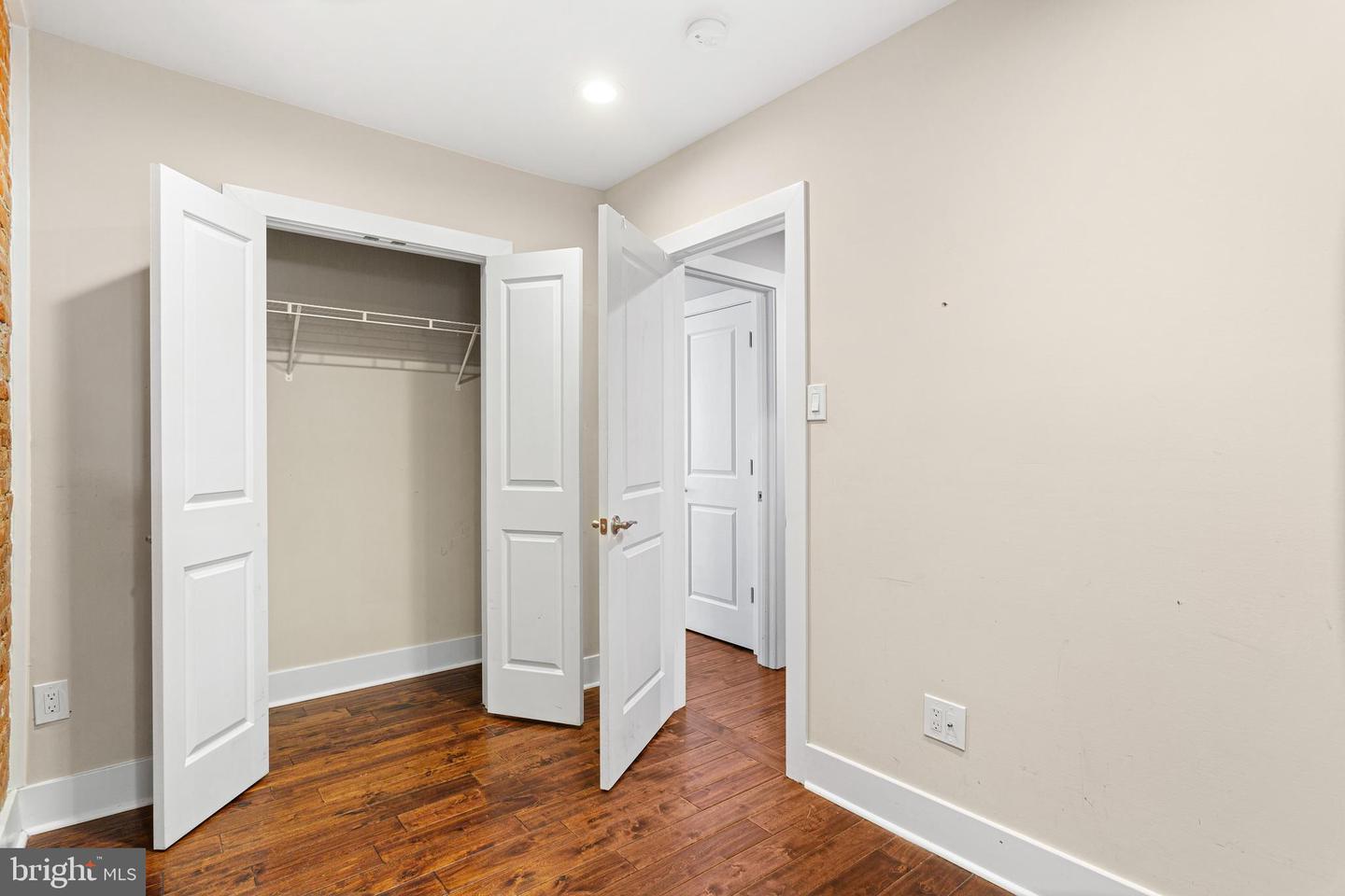 1233 N Lecount St Property Photo 7