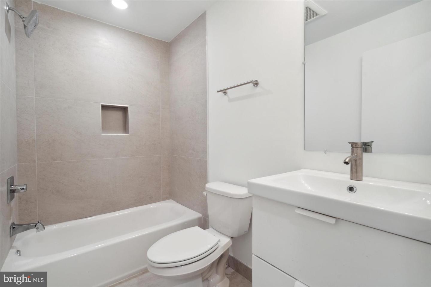4021 Haverford Ave Property Photo 9