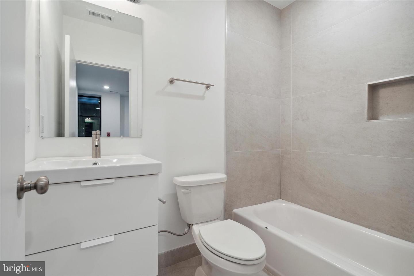4021 Haverford Ave Property Photo 14