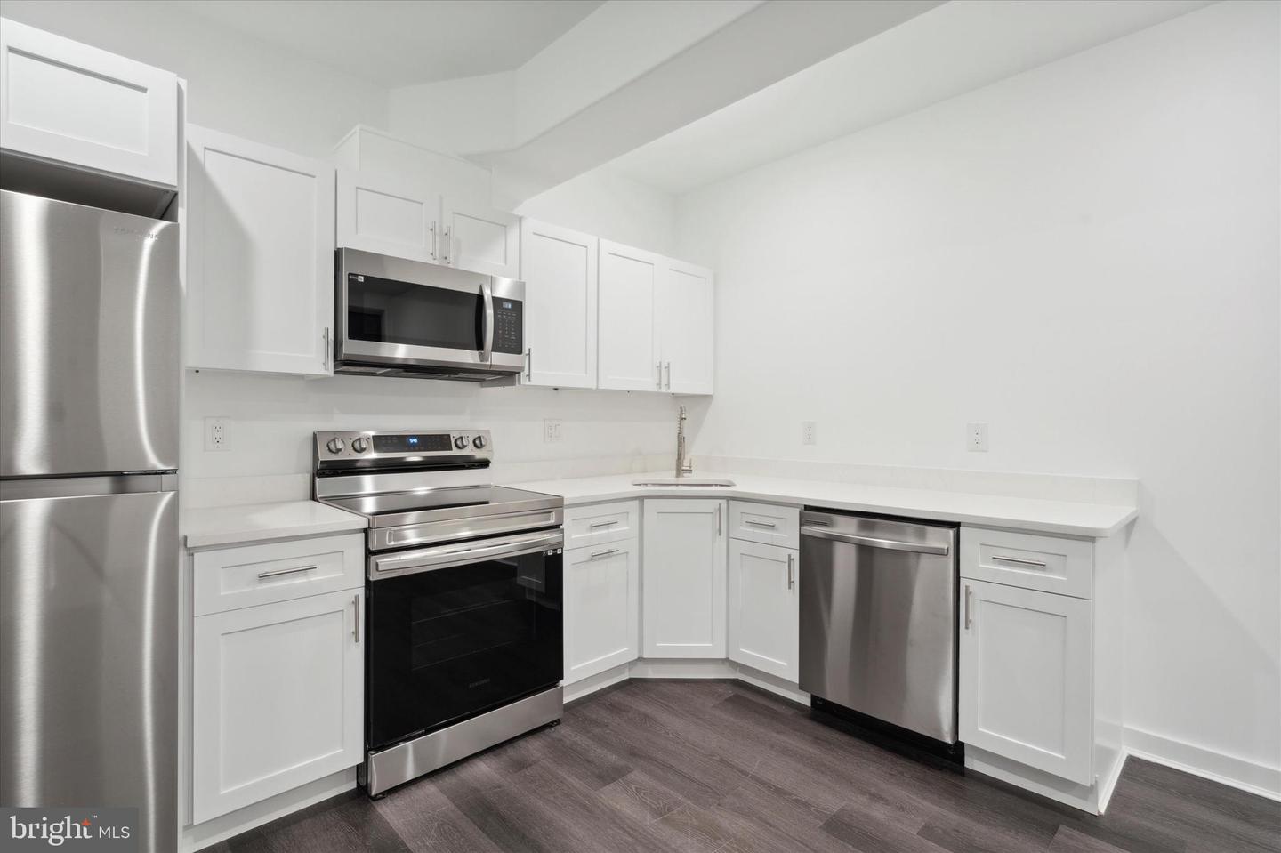 4021 Haverford Ave Property Photo 17