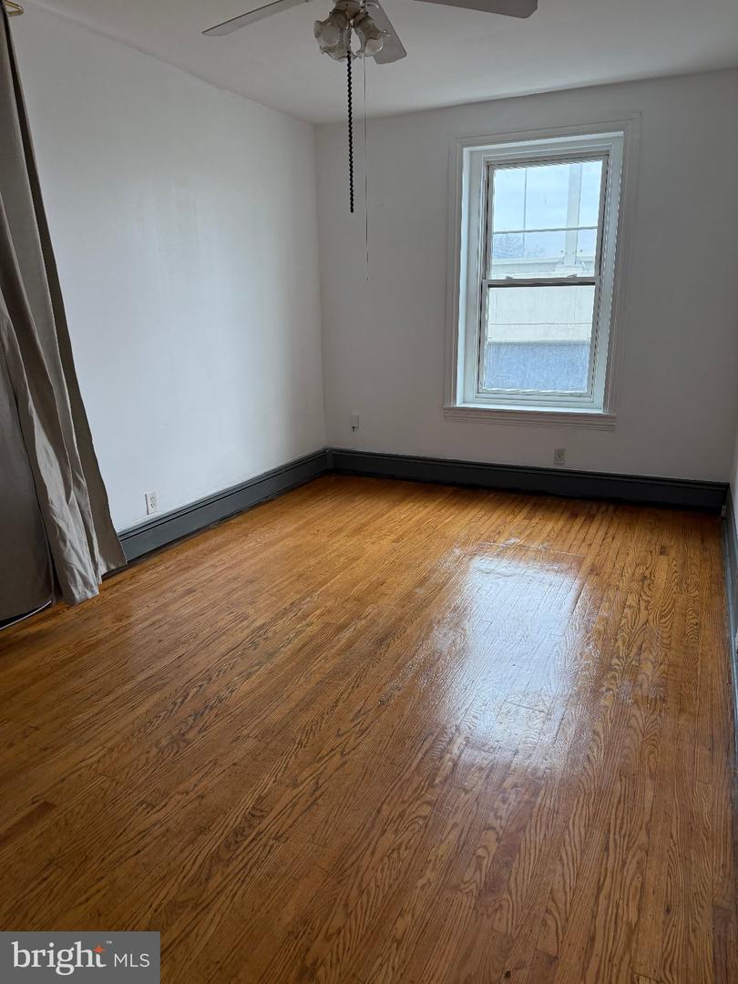 2731 E Cumberland St #3rd Floor Property Photo 5