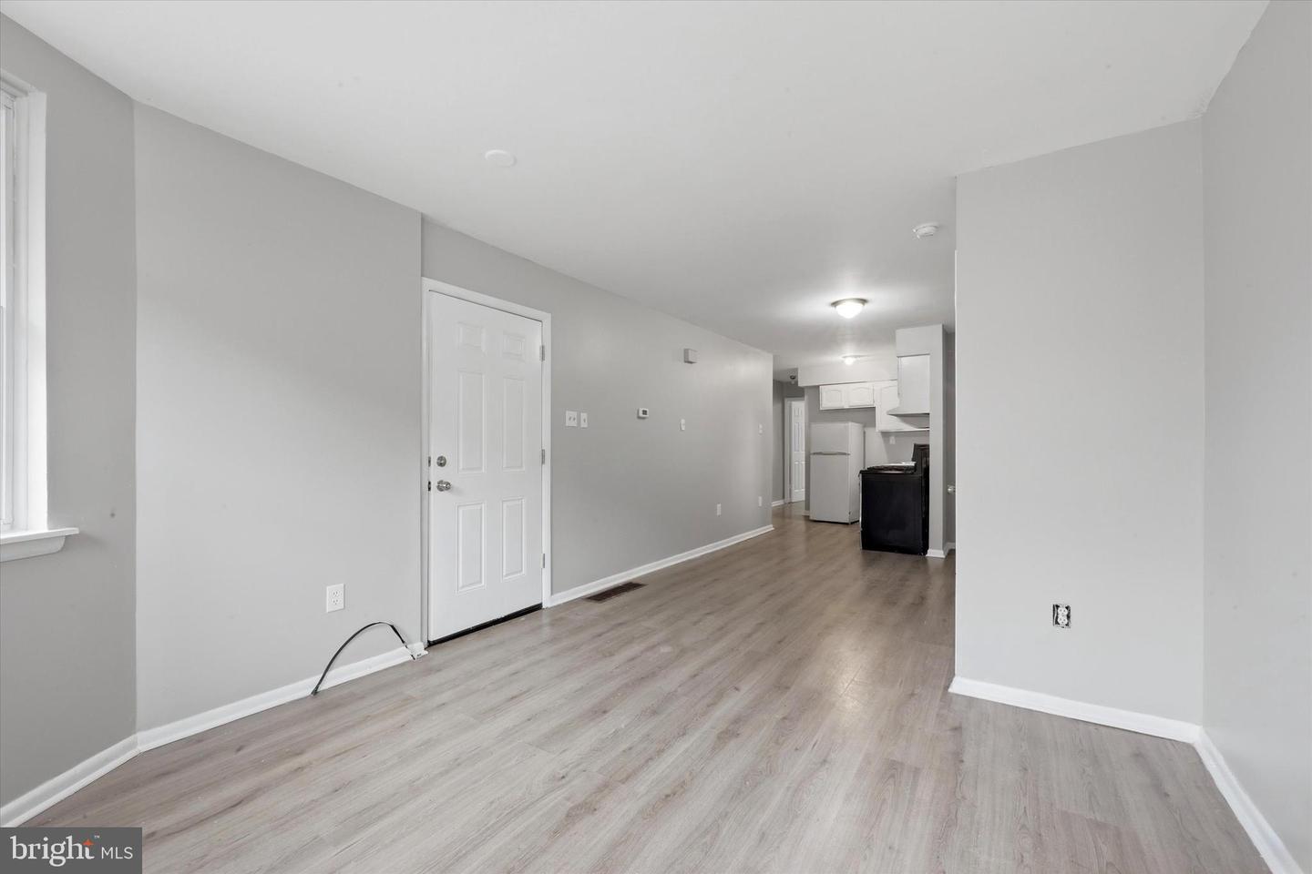 2933 W Diamond St Property Photo 6