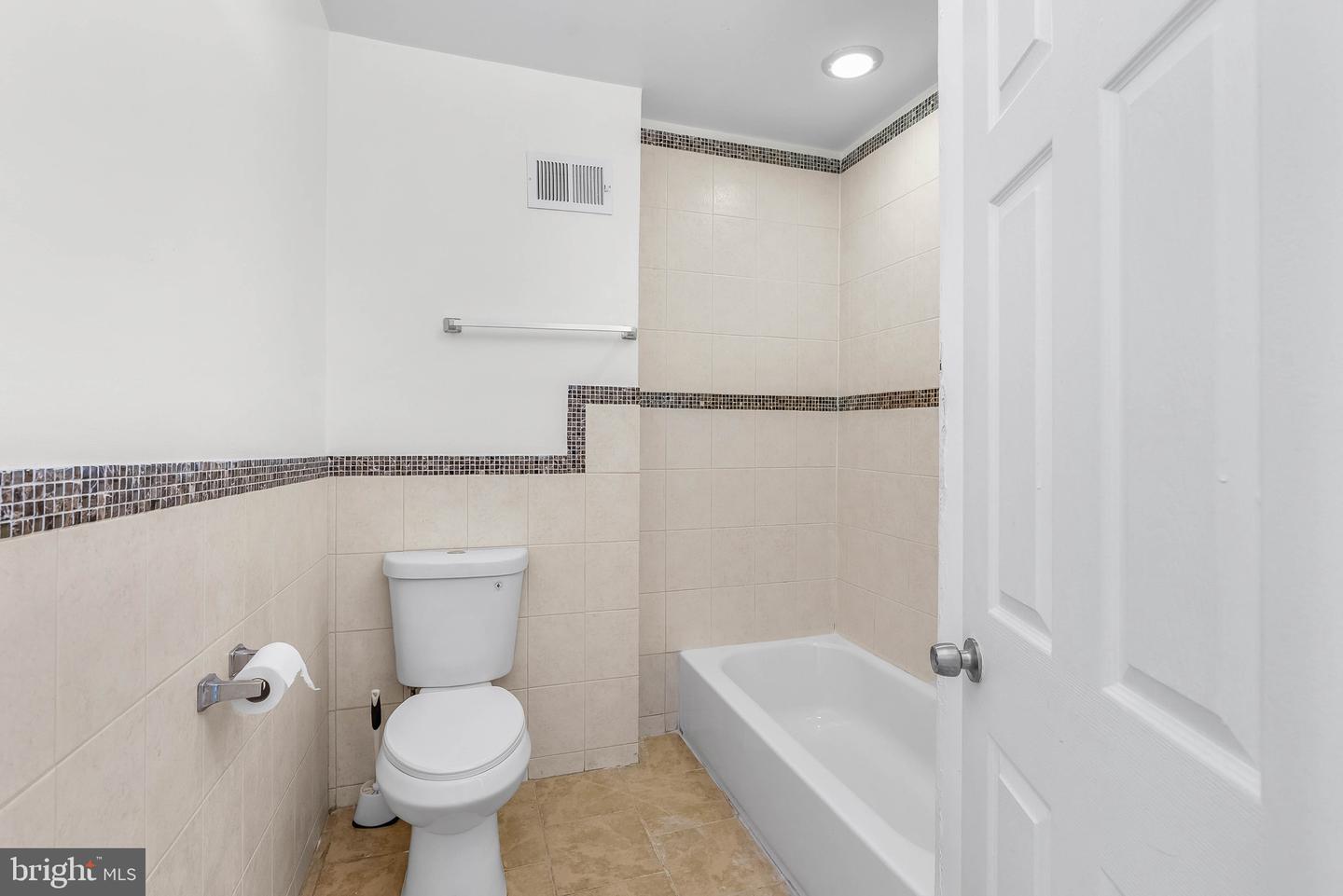 1504 Brown St Property Photo 5