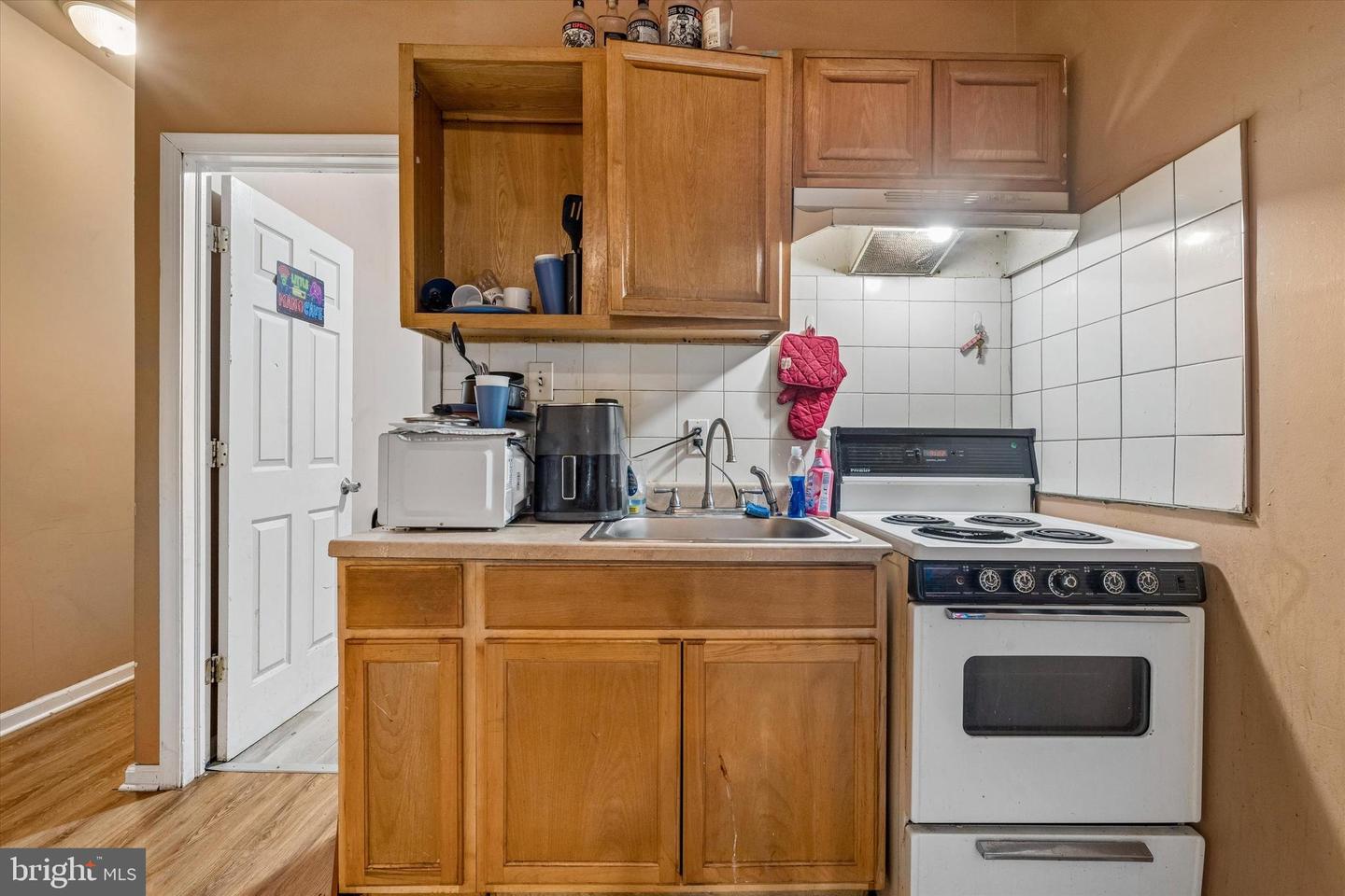 4115 N Broad St Property Photo 6