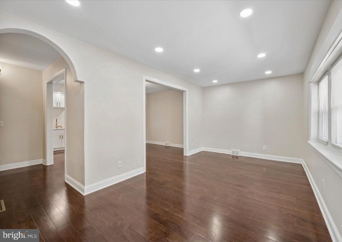 5435 Chancellor St Property Photo 3
