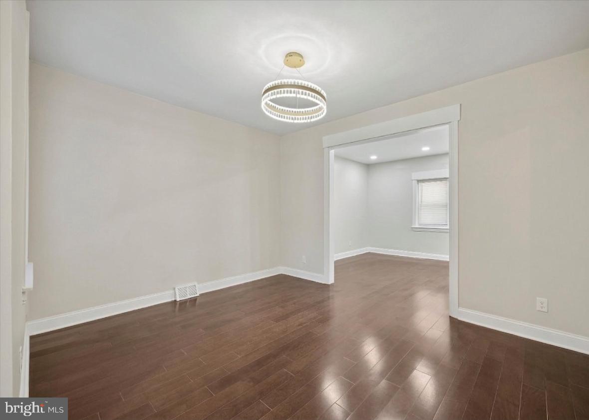 5435 Chancellor St Property Photo 6