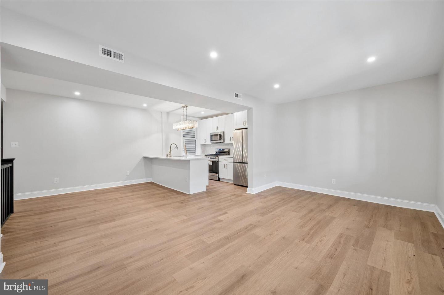 5435 Chancellor St Property Photo 16