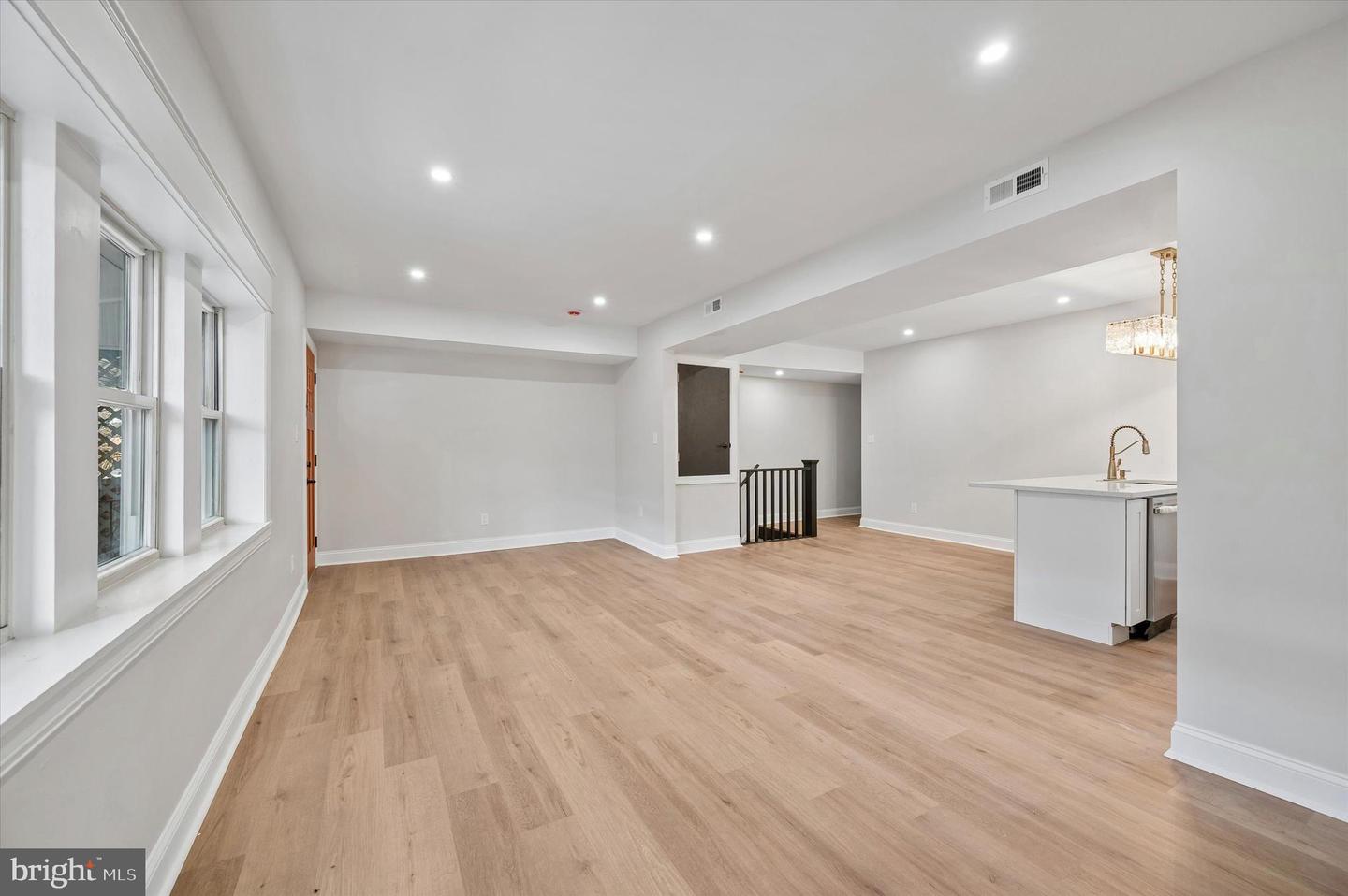 5435 Chancellor St Property Photo 17