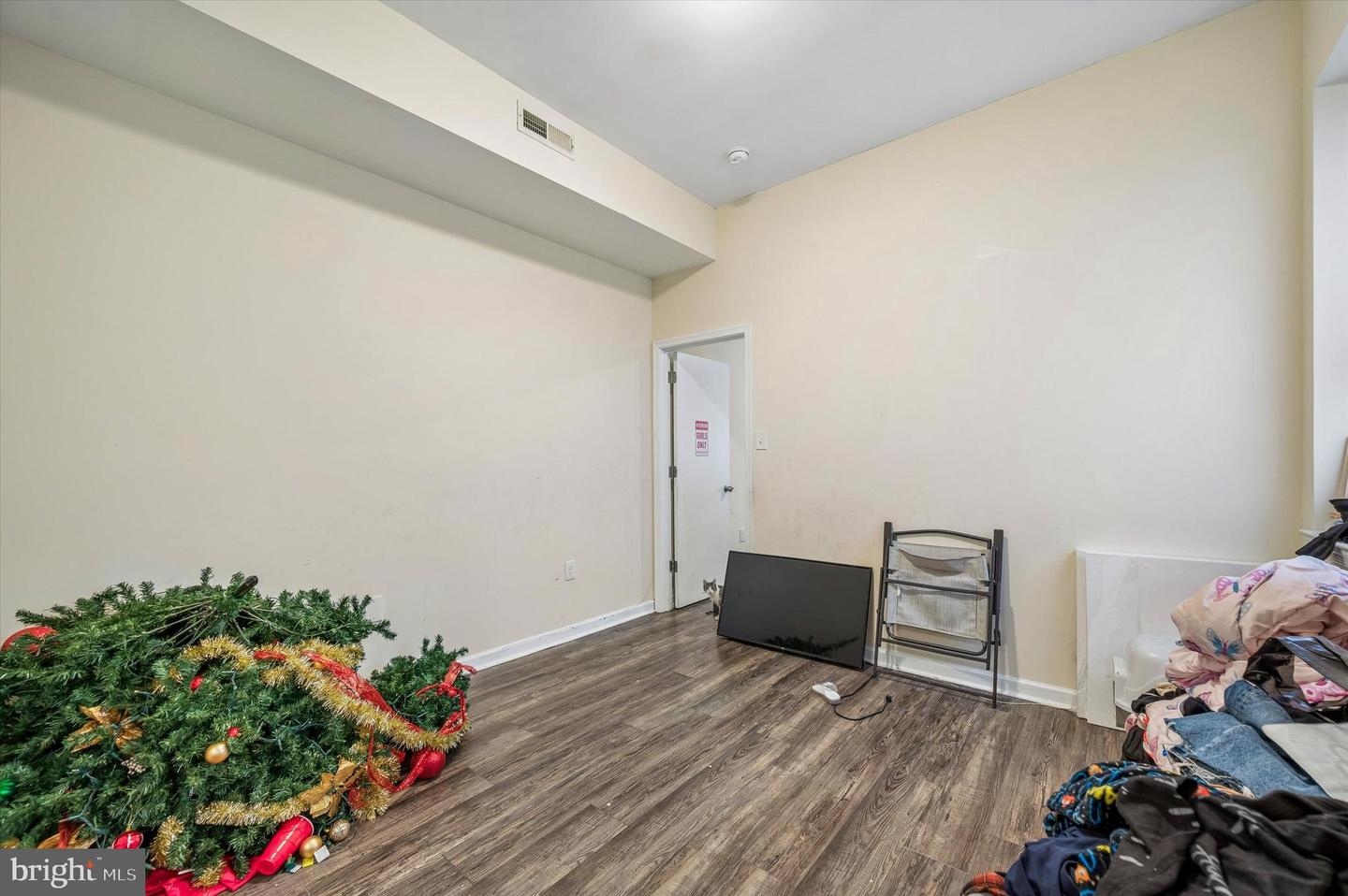 3851 N Broad St Property Photo 11