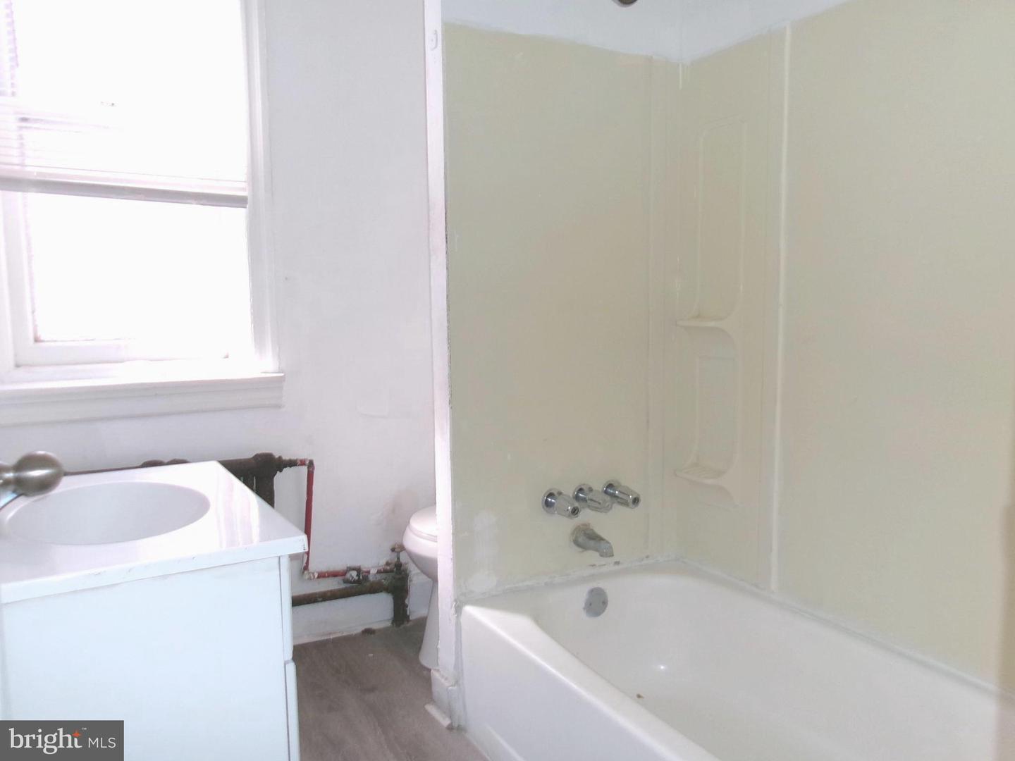 3813 N 8th St Property Photo 15