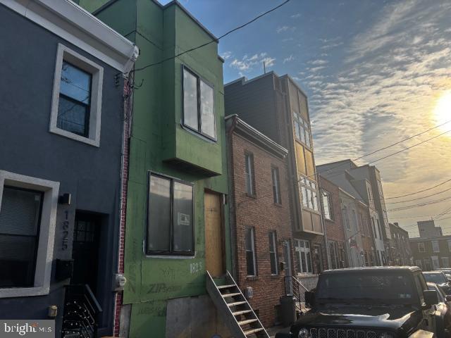 1823 Wilder St Property Photo 3